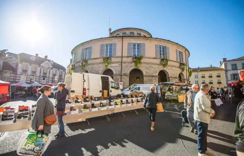 marche-vivant-mairie-ronde-ambert-1170x750.jpg